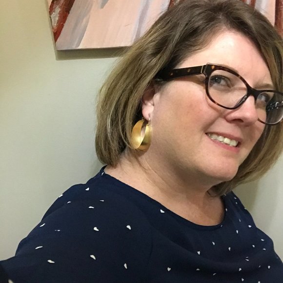 Meet your Posher, Julie - Picture 1 of 1